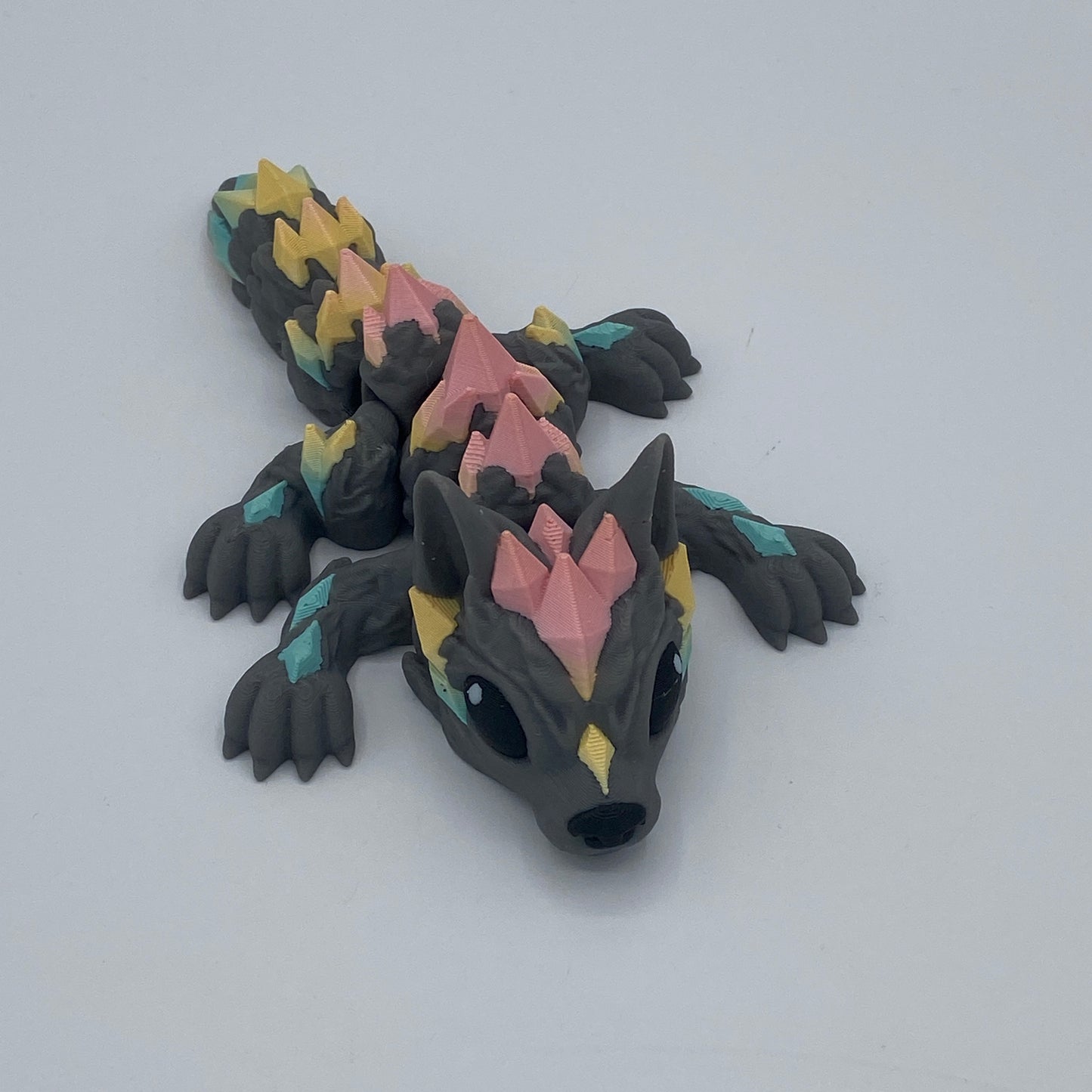 Tiny Crystal Wolf – kompakt, magisch, detailverliebt.